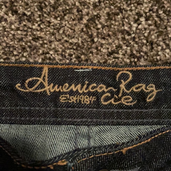 Shorts - Picture 3 of 7